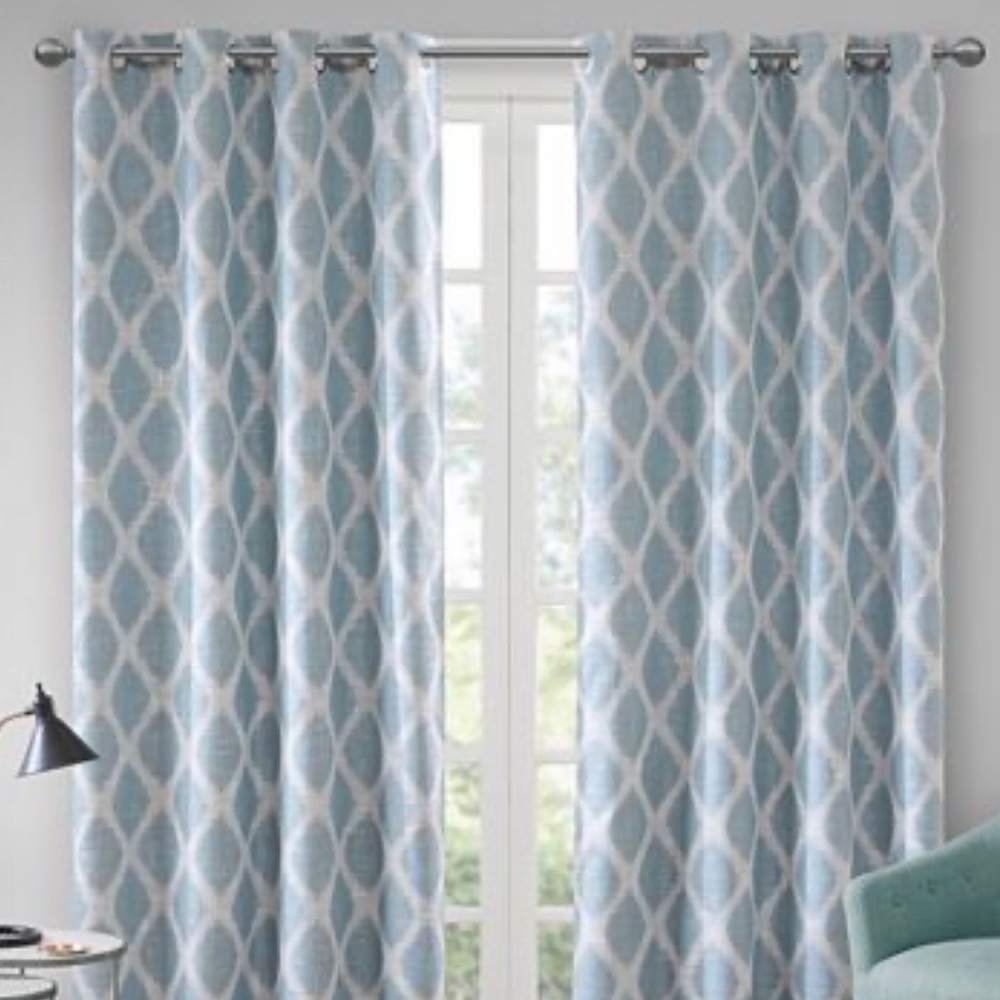 SunSmart
CLOSEOUT! Blakesly 50" x 84" Text…